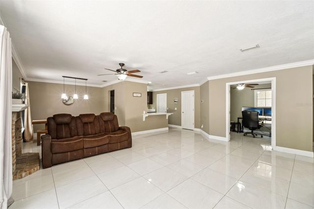 1537 S SPRING GARDEN AVENUE, Deland, FL 32720