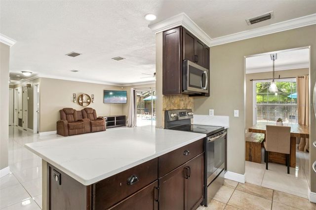 1537 S SPRING GARDEN AVENUE, Deland, FL 32720