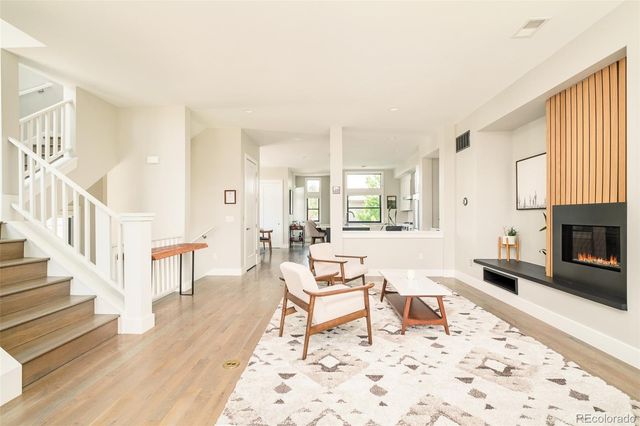 6809 E Lowry Boulevard, Denver, CO 80230