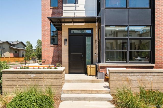 6809 E Lowry Boulevard, Denver, CO 80230