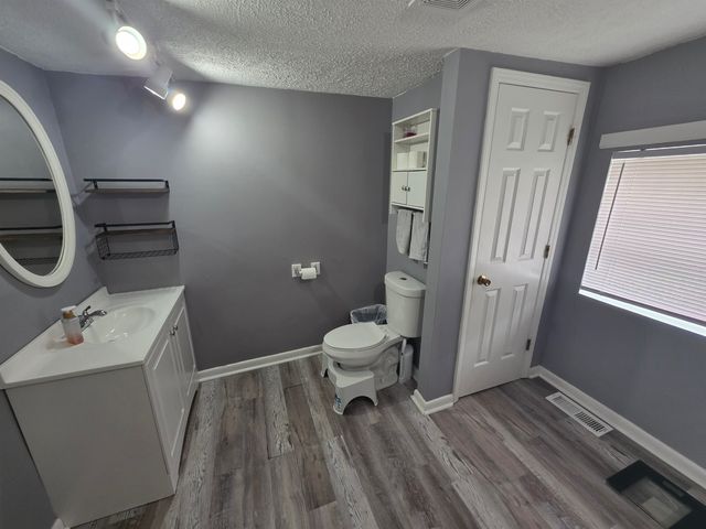 3742 Greenview Road, South Charleston, WV 25309