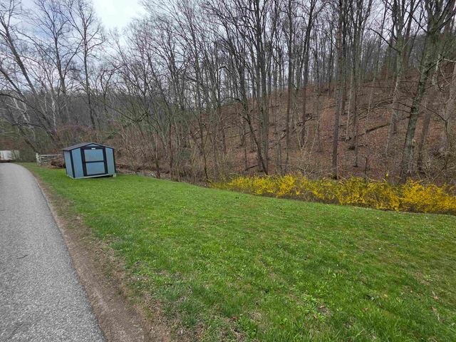 3742 Greenview Road, South Charleston, WV 25309