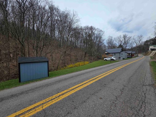 3742 Greenview Road, South Charleston, WV 25309