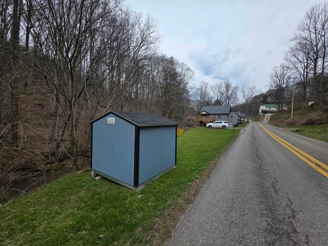 3742 Greenview Road, South Charleston, WV 25309