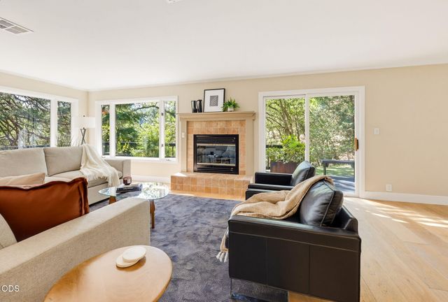 152 Strawberry Lane, Ashland, OR 97520