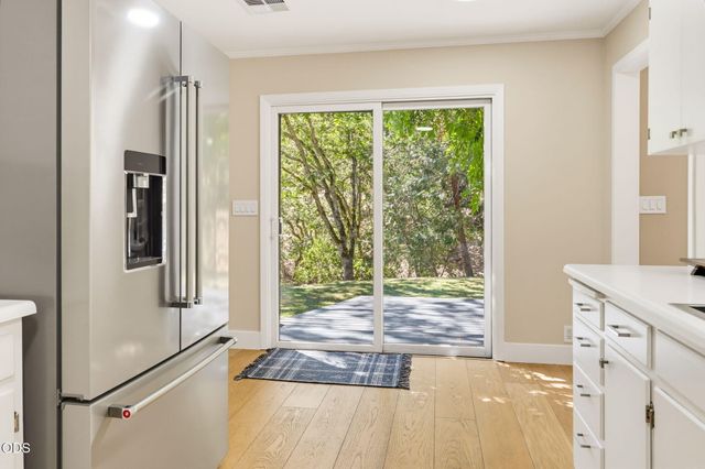 152 Strawberry Lane, Ashland, OR 97520