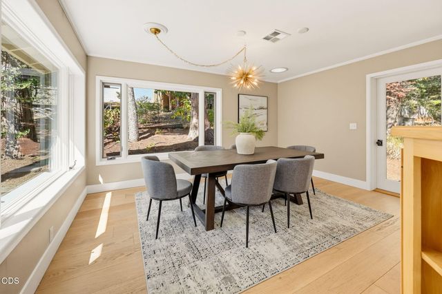 152 Strawberry Lane, Ashland, OR 97520