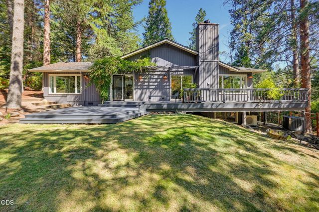 152 Strawberry Lane, Ashland, OR 97520