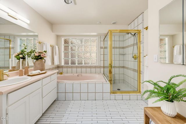 152 Strawberry Lane, Ashland, OR 97520