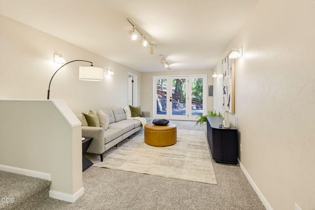152 Strawberry Lane, Ashland, OR 97520