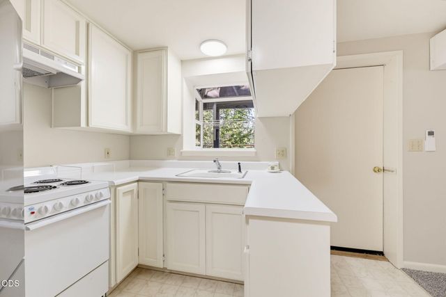152 Strawberry Lane, Ashland, OR 97520
