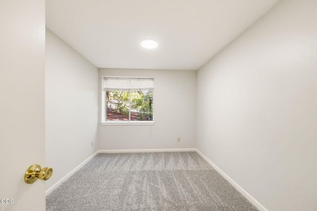 152 Strawberry Lane, Ashland, OR 97520