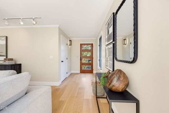 152 Strawberry Lane, Ashland, OR 97520