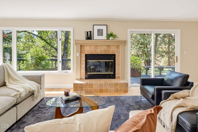 152 Strawberry Lane, Ashland, OR 97520
