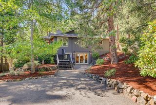 152 Strawberry Lane, Ashland, OR 97520