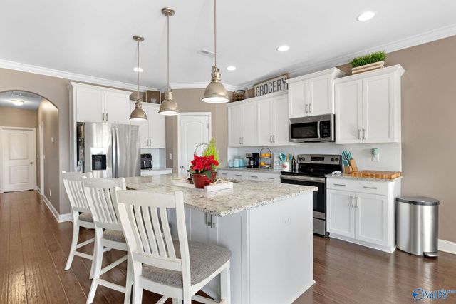 508 Foxridge Drive SW, Hartselle, AL 35640