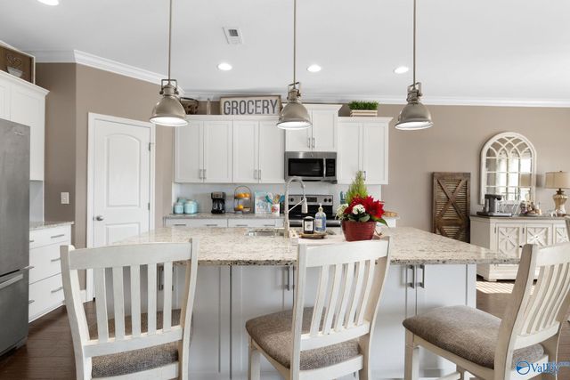 508 Foxridge Drive SW, Hartselle, AL 35640