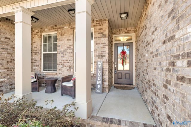 508 Foxridge Drive SW, Hartselle, AL 35640