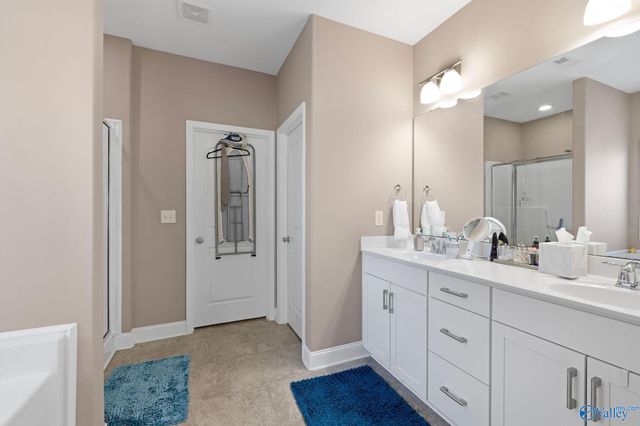 508 Foxridge Drive SW, Hartselle, AL 35640