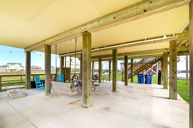 126 Nesmith Place, Surfside Beach, TX 77541