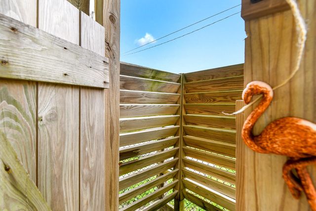 126 Nesmith Place, Surfside Beach, TX 77541