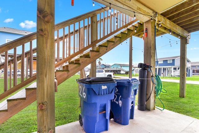 126 Nesmith Place, Surfside Beach, TX 77541