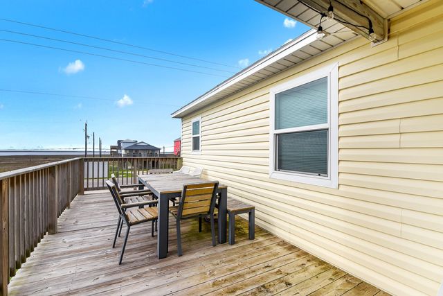 126 Nesmith Place, Surfside Beach, TX 77541
