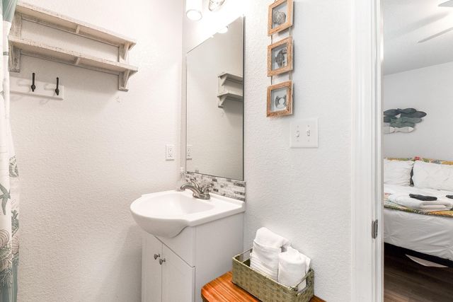 126 Nesmith Place, Surfside Beach, TX 77541