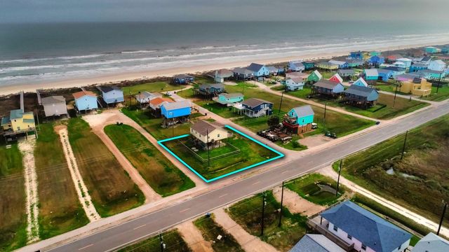 126 Nesmith Place, Surfside Beach, TX 77541