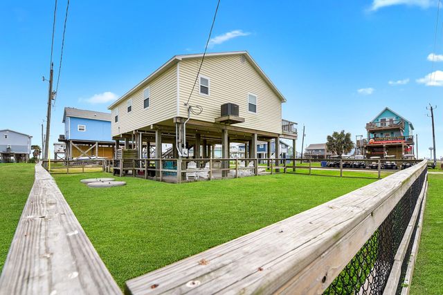 126 Nesmith Place, Surfside Beach, TX 77541