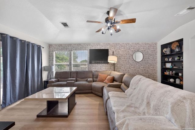 3440 WHISPER BLF, Schertz, TX 78108