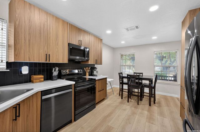 3440 WHISPER BLF, Schertz, TX 78108