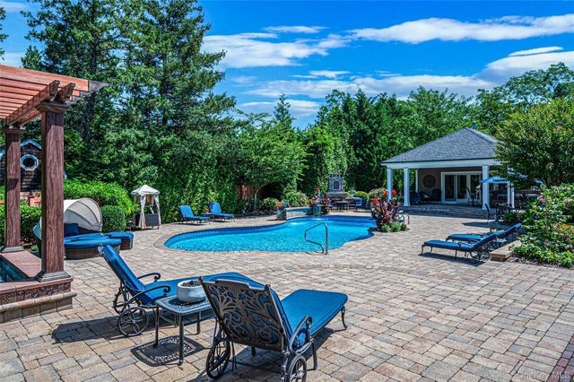 23 Steers Avenue, Northport, NY 11768