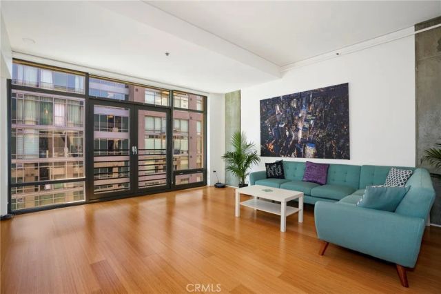 1111 S Grand Avenue 1102, Los Angeles, CA 90015