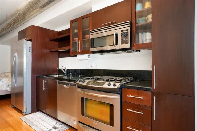 1111 S Grand Avenue 1102, Los Angeles, CA 90015
