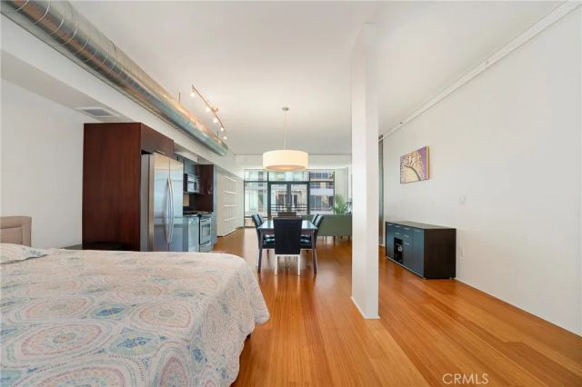 1111 S Grand Avenue 1102, Los Angeles, CA 90015