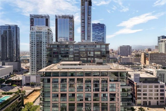 1111 S Grand Avenue 1102, Los Angeles, CA 90015
