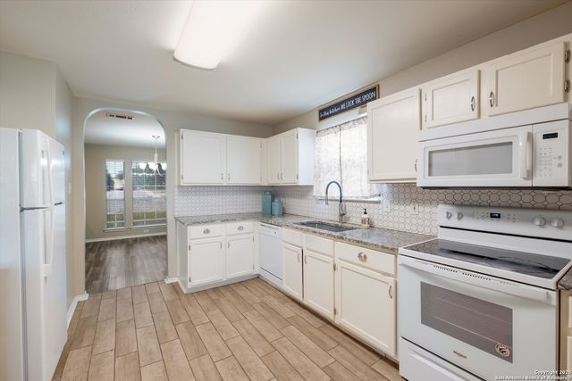 1502 Coral Bay, San Antonio, TX 78251