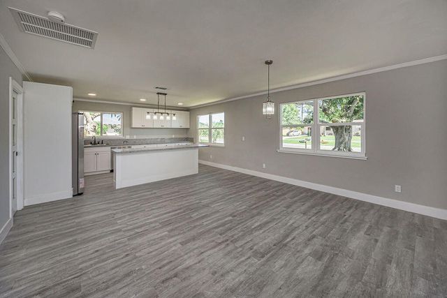 300 RIOMAR Drive, Port St. Lucie, Port St Lucie, FL 34952