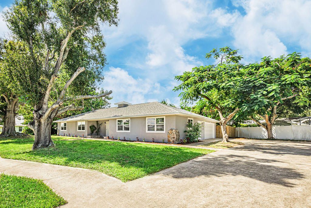 300 RIOMAR Drive, Port St. Lucie, Port St Lucie, FL 34952