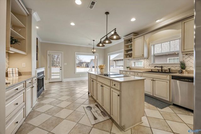 505 Barkley Street SW, Hartselle, AL 35640