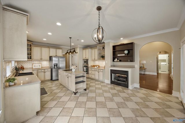 505 Barkley Street SW, Hartselle, AL 35640