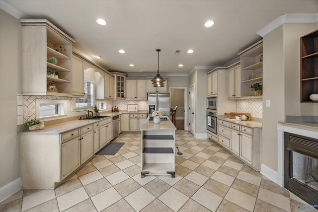 505 Barkley Street SW, Hartselle, AL 35640