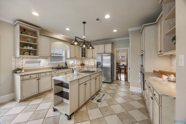 505 Barkley Street SW, Hartselle, AL 35640