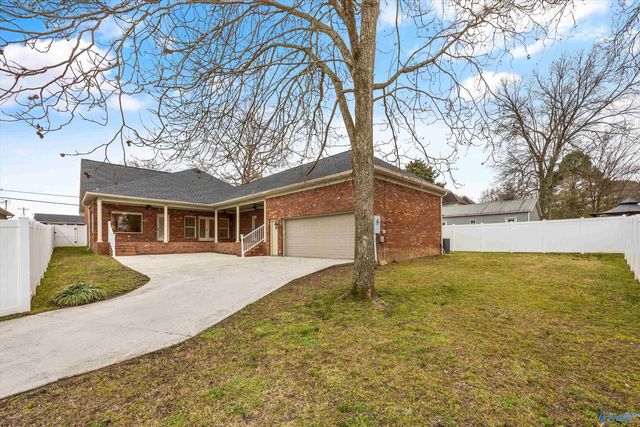 505 Barkley Street SW, Hartselle, AL 35640