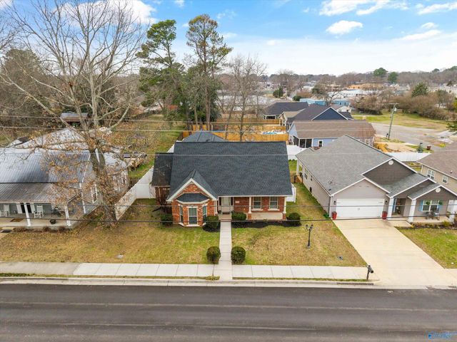 505 Barkley Street SW, Hartselle, AL 35640