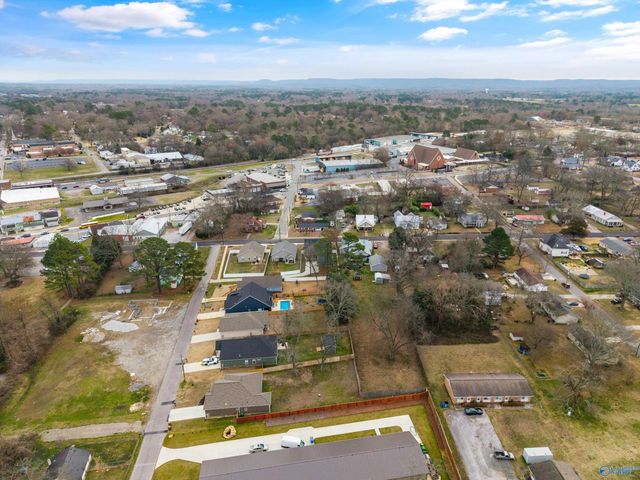 505 Barkley Street SW, Hartselle, AL 35640