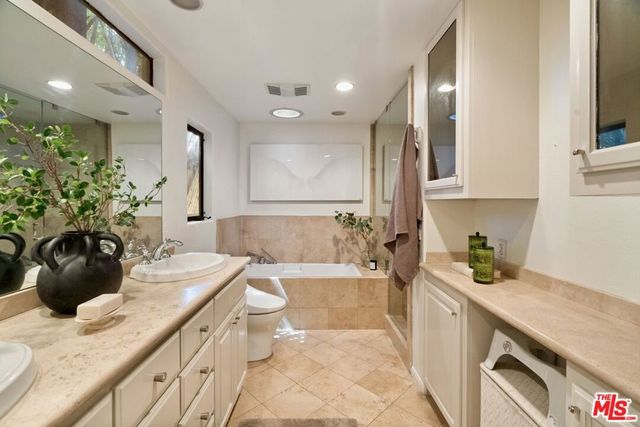 11717 Landale Street, Studio City, CA 91607