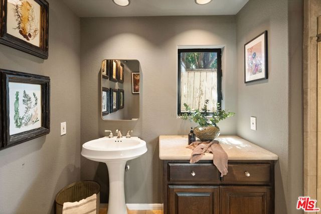 11717 Landale Street, Studio City, CA 91607