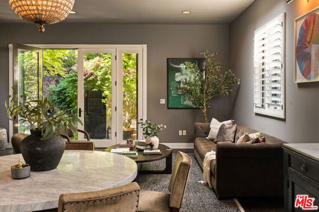 11717 Landale Street, Studio City, CA 91607
